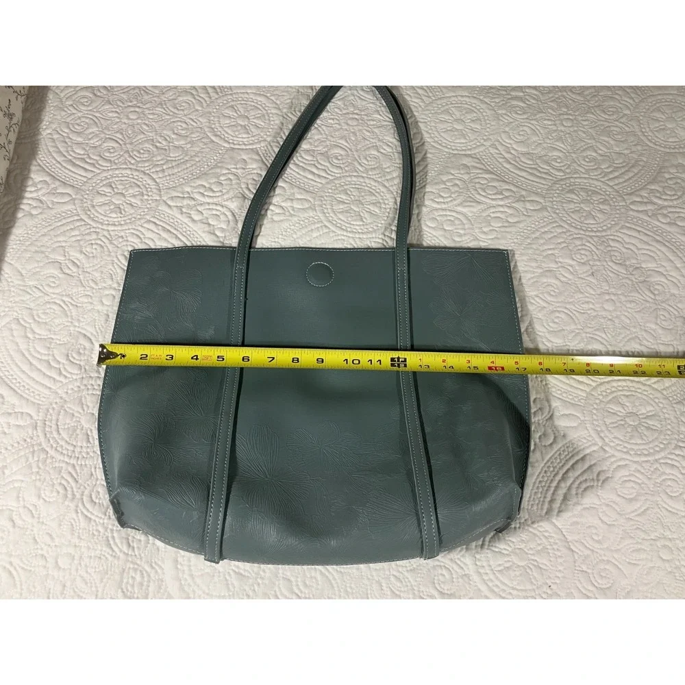 Mellow World  Vegan Leather Shoulder Purse Tote Bag w/Wristlet Women's Gray Chic